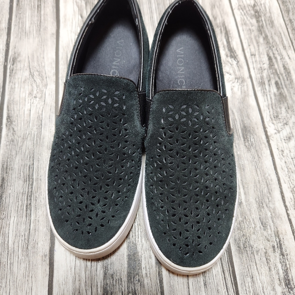 Vionic sneakers - Picture 3 of 10